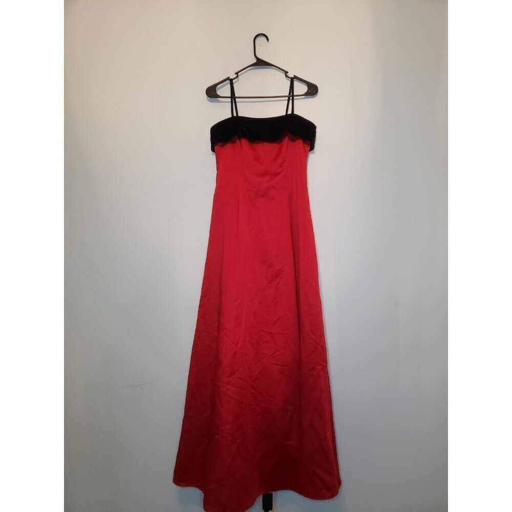 Night Way Women 6 Long Dress Red Black Velvet Sleeveless Prom Winter Formal